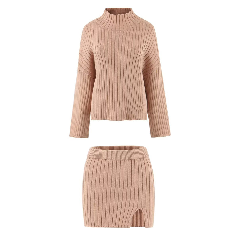Zweiteiliges Set mit Pullover mit Stehkragen und Rock mit seitlichem Schlitz