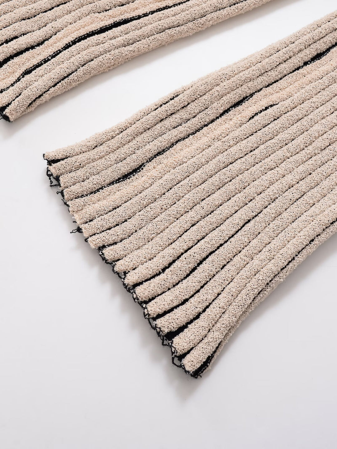 Strick-Set mit ärmelloser Strickjacke und langer Hose