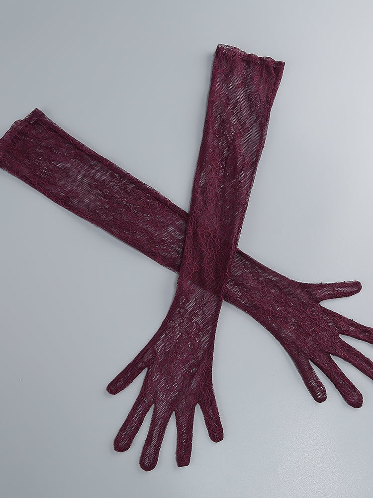 Abendkleid mit Handschuhen