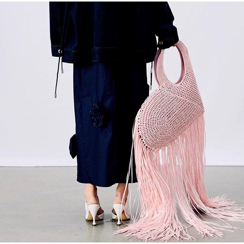 Gewebte Handtasche mit Quasten im Love-Design