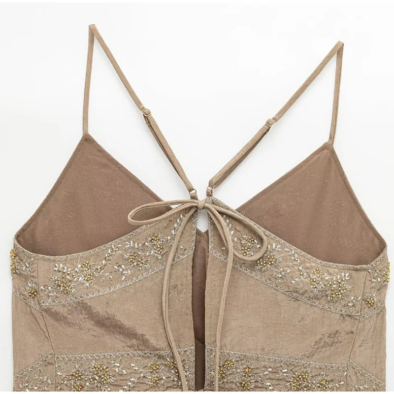 Zweiteiliges Set mit besticktem Sling-Top und Hose mit weitem Bein