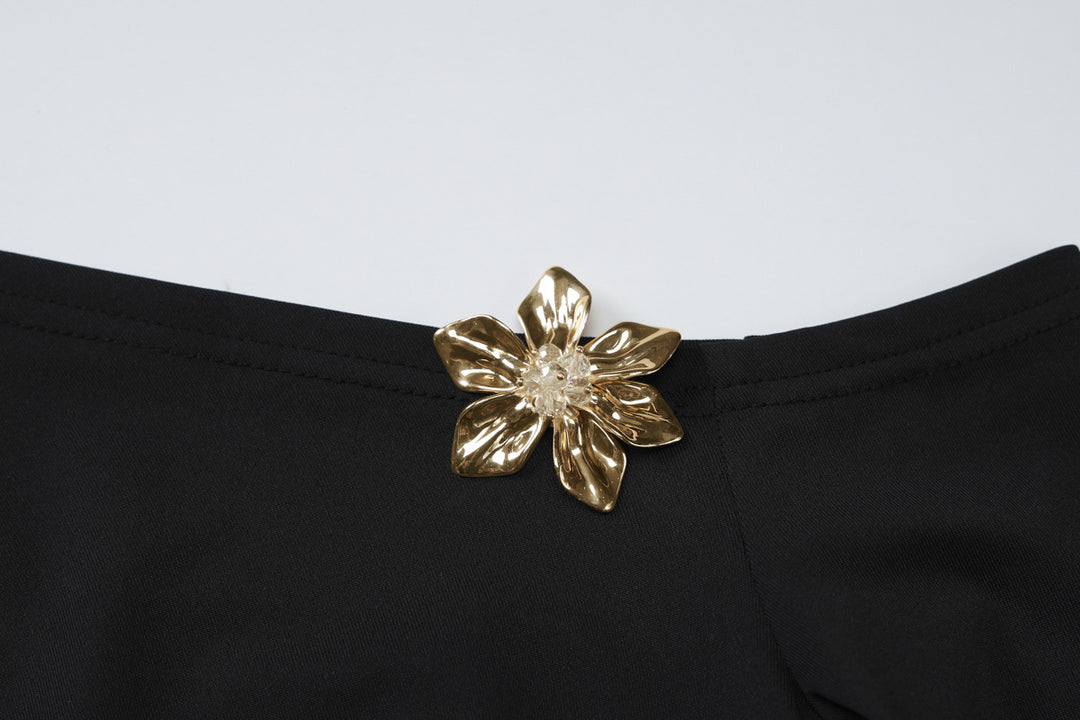 Eleganter Zweiteiler mit schrägem Kragen