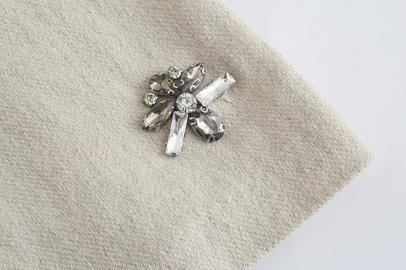 Flaches Vintage-Mini-Kleid mit dünnen Trägern