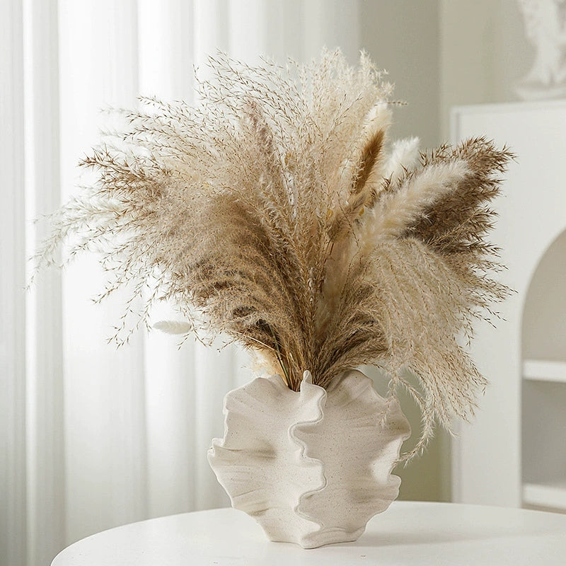 Keramik-Vase mit Wellenmuster