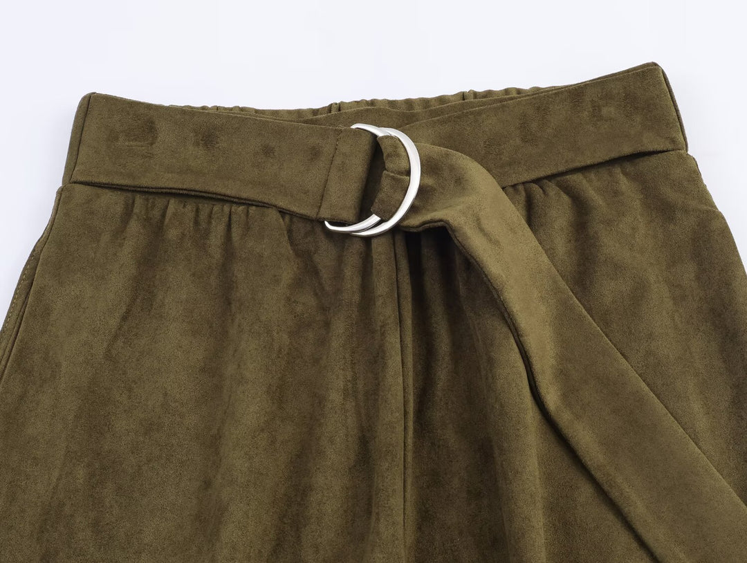 Schickes Wildleder-Hosen-Set