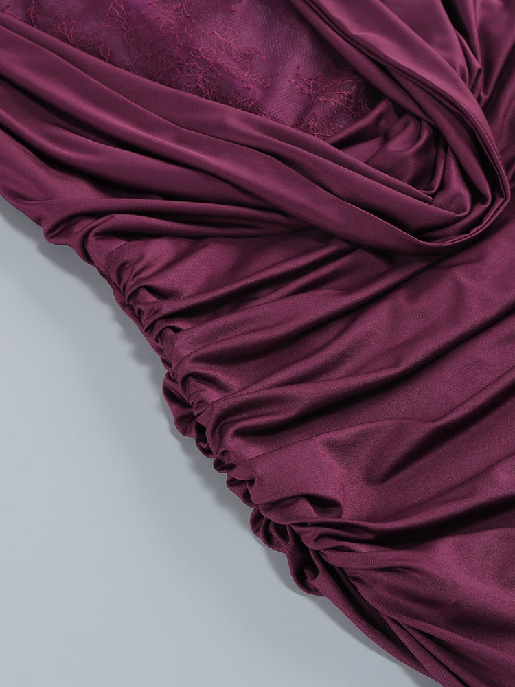 Abendkleid mit Handschuhen