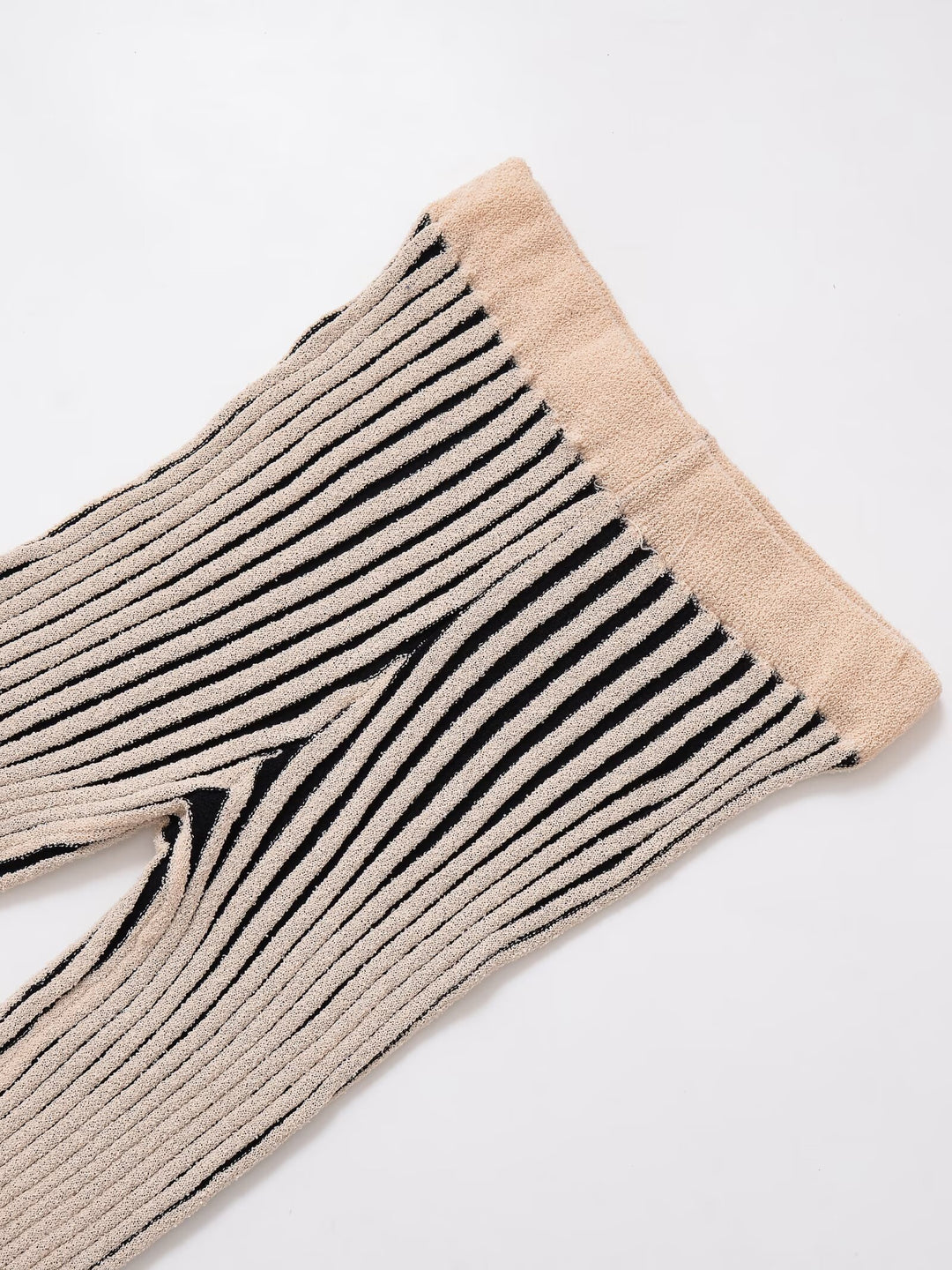 Strick-Set mit ärmelloser Strickjacke und langer Hose