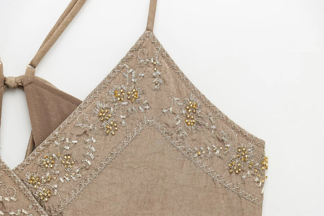 Zweiteiliges Set mit besticktem Sling-Top und Hose mit weitem Bein