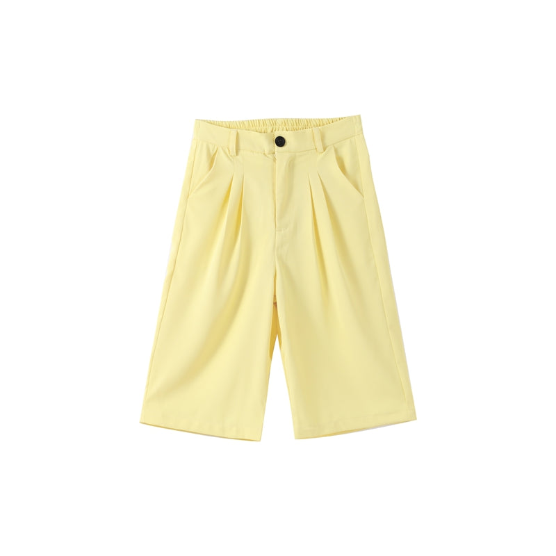 Lässiges Sommer-Set: Kurzarm-Blazer und Shorts