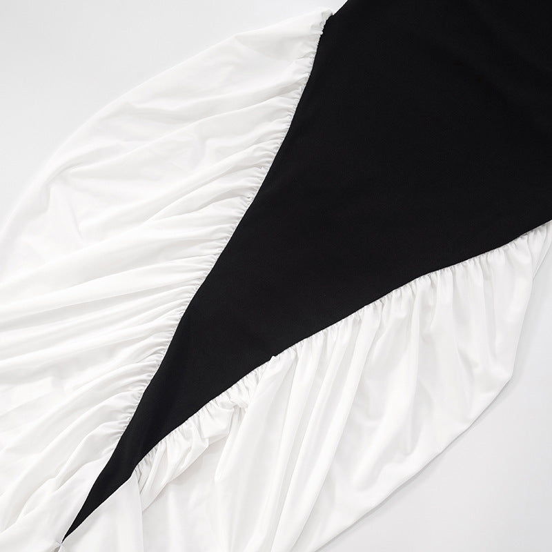 Maxi-Kleid mit Kontrastfarben, Split und gerafftem Bodycon-Stil
