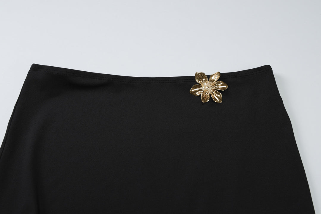 Eleganter Zweiteiler mit schrägem Kragen