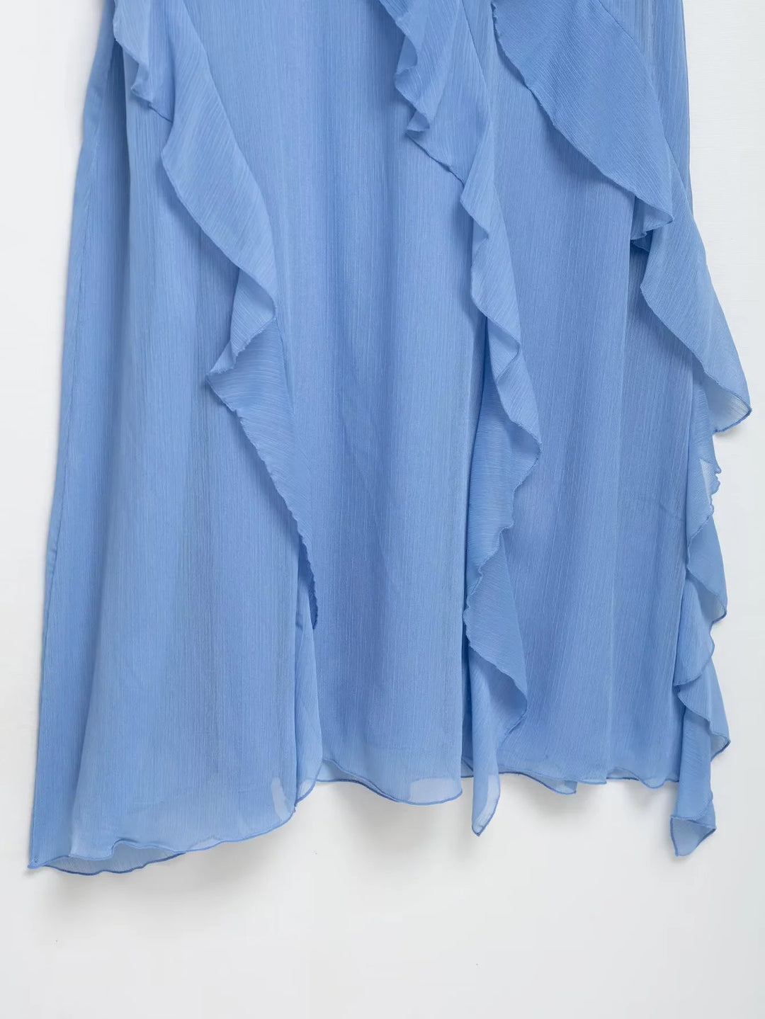 Trägerloses Sommerkleid mit Schicht-Design