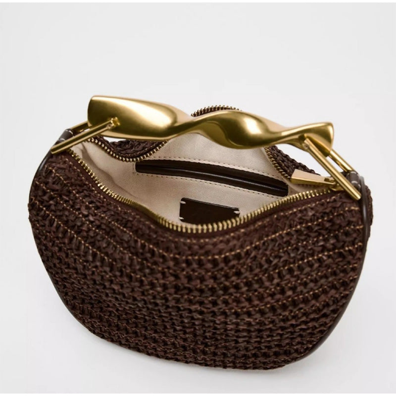 Halbmond-Schultertasche aus Strohgeflecht