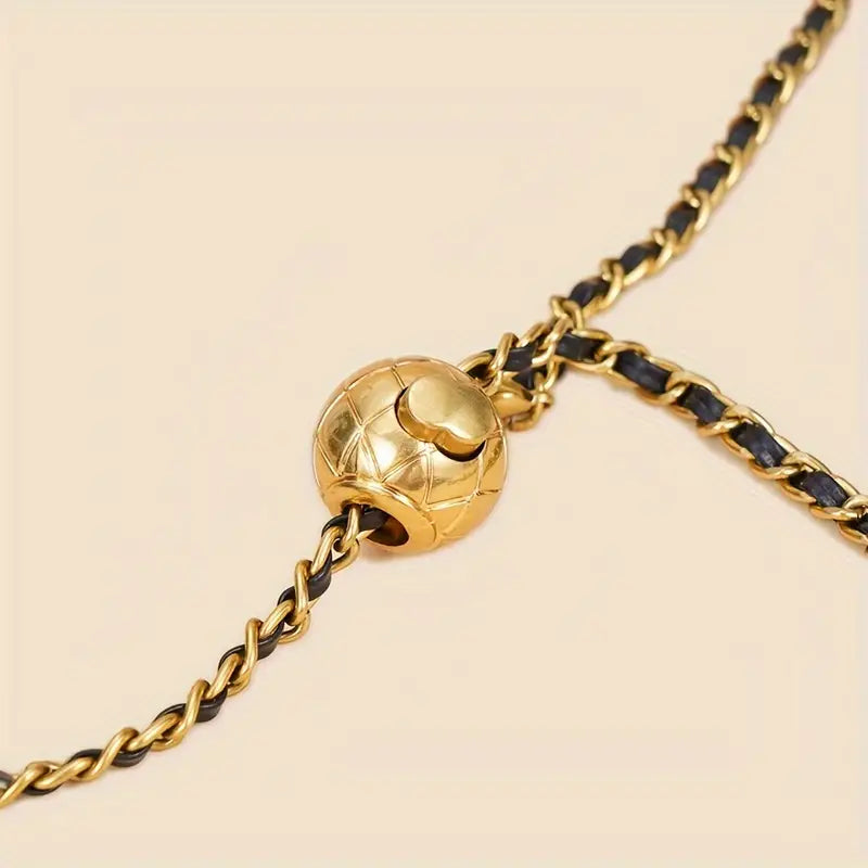 Dekorative Taillenkette im Tweed-Stil mit goldenen Kugeln