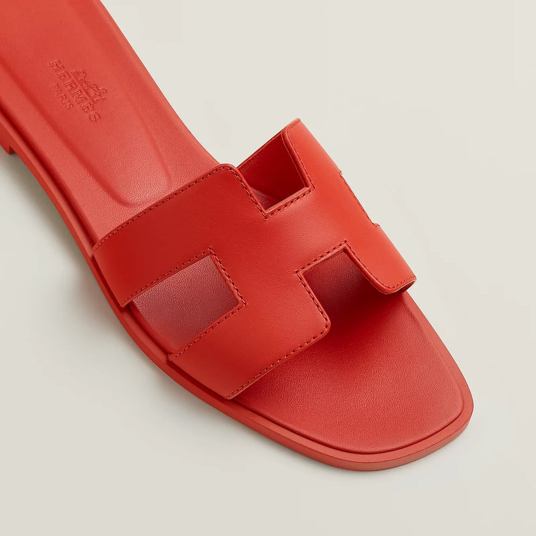 Sandalen mit "H"-Design