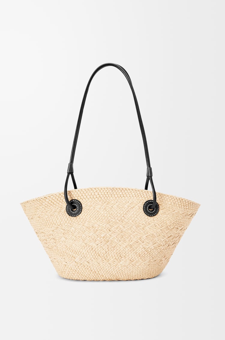 Strohtasche mit Lederhenkeln und Logo