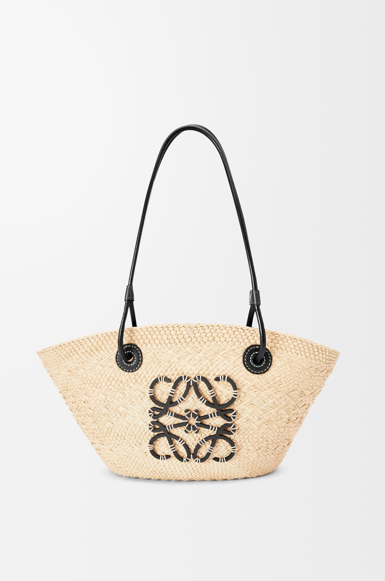 Strohtasche mit Lederhenkeln und Logo