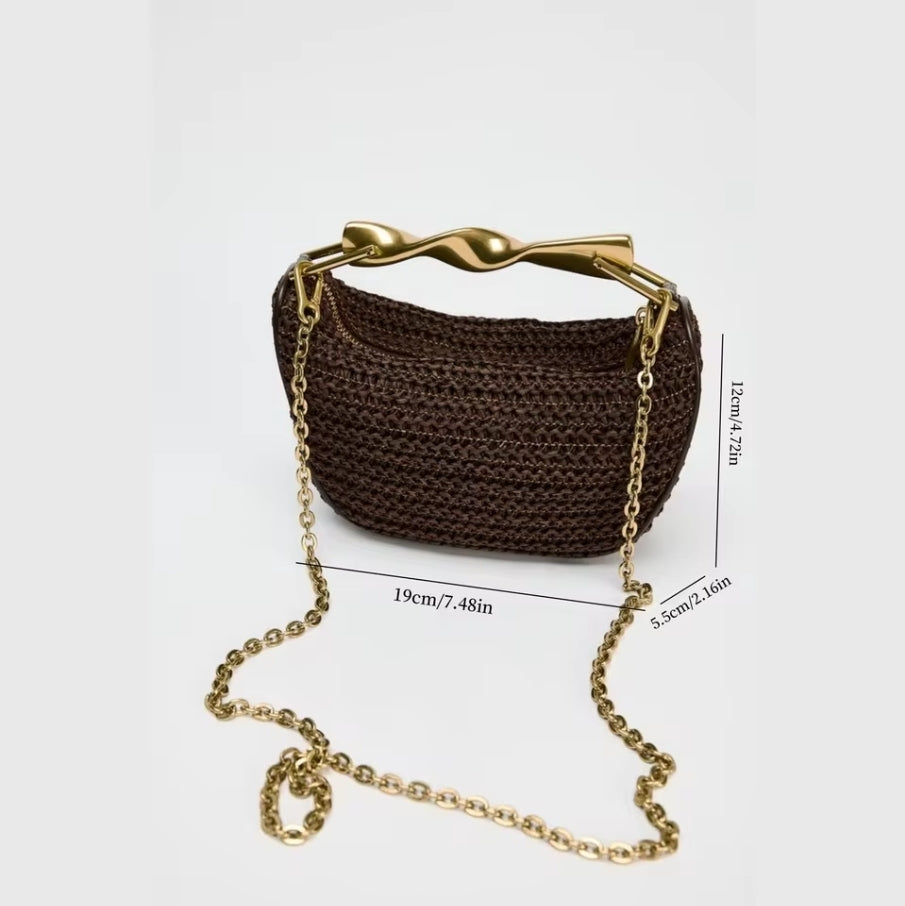 Halbmond-Schultertasche aus Strohgeflecht