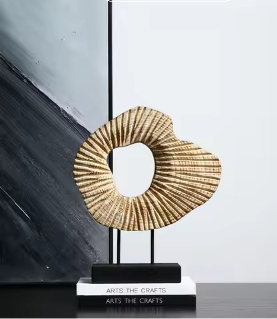 Kreative abstrakte Holzskulptur